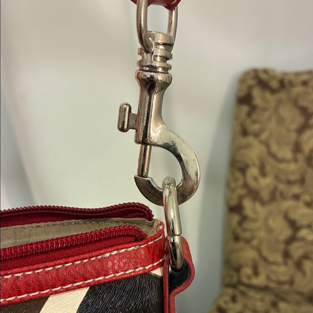 Red and Brown Giraffe Print Crossbody Bag - Picture 7 of 14